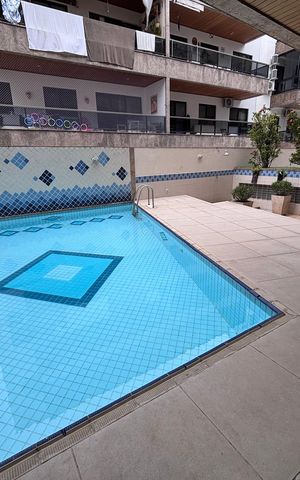 Apartamento à venda com 100m², 3 quartos e 2 vagas Apartamento à venda com 100m², 3 quartos e 2 vagasÁrea comum - Piscina