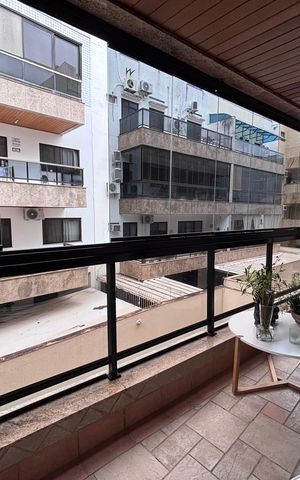 Apartamento à venda com 100m², 3 quartos e 2 vagas Apartamento à venda com 100m², 3 quartos e 2 vagasVaranda