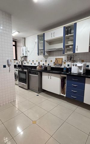 Apartamento à venda com 100m², 3 quartos e 2 vagas Apartamento à venda com 100m², 3 quartos e 2 vagasCozinha