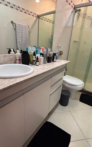 Apartamento à venda com 100m², 3 quartos e 2 vagas Apartamento à venda com 100m², 3 quartos e 2 vagasBanheiro do Quarto 1