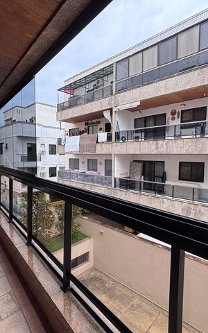 Apartamento à venda com 100m², 3 quartos e 2 vagas Apartamento à venda com 100m², 3 quartos e 2 vagasVaranda