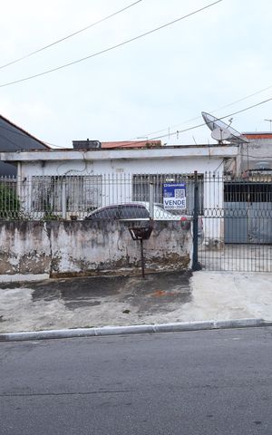 Casa para alugar com 312m², 3 quartos e 10 vagasFachada do imóvel - Placa instalada no portão do imóvel - Código da placa: WYNY-1469
