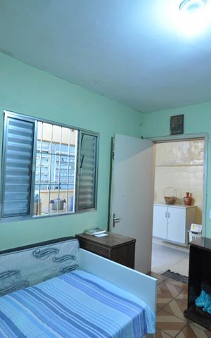 Casa à venda com 140m², 2 quartos e 2 vagasQuarto de Serviço