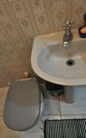 Casa à venda com 140m², 2 quartos e 2 vagasLavabo