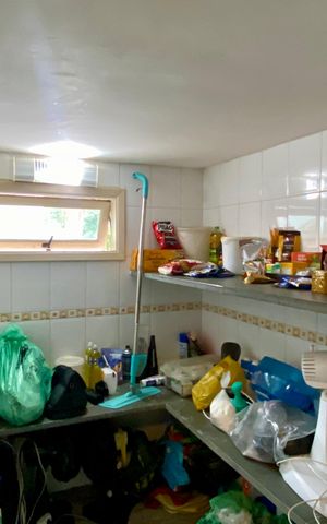 Casa de condomínio à venda com 288m², 4 quartos e 3 vagas Casa de condomínio à venda com 288m², 4 quartos e 3 vagasCozinha - Despensa