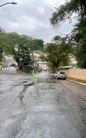 Casa de condomínio à venda com 288m², 4 quartos e 3 vagas Casa de condomínio à venda com 288m², 4 quartos e 3 vagasVista da Rua