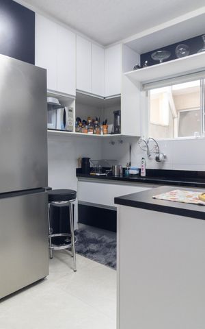 Casa à venda com 179m², 3 quartos e 2 vagas Casa à venda com 179m², 3 quartos e 2 vagasCozinha