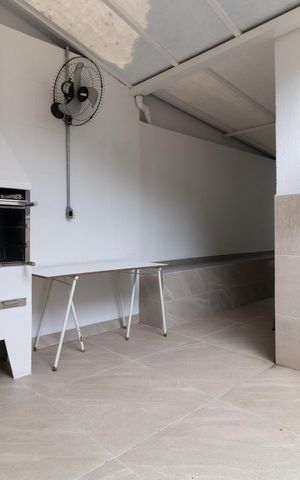 Casa à venda com 179m², 3 quartos e 2 vagas Casa à venda com 179m², 3 quartos e 2 vagasQuintal - Churrasqueira