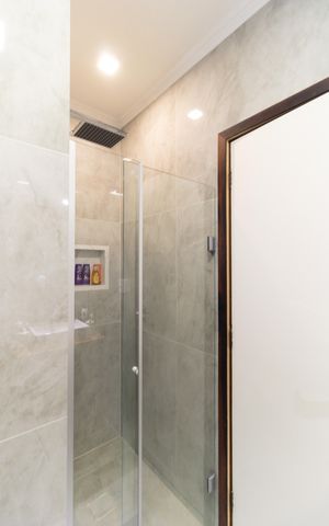 Casa à venda com 179m², 3 quartos e 2 vagas Casa à venda com 179m², 3 quartos e 2 vagasBanheiro Social