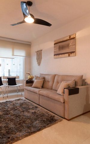 Casa à venda com 179m², 3 quartos e 2 vagas Casa à venda com 179m², 3 quartos e 2 vagasSala