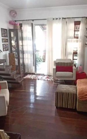 Casa de condomínio para alugar com 340m², 3 quartos e 4 vagas Casa de condomínio para alugar com 340m², 3 quartos e 4 vagasSala