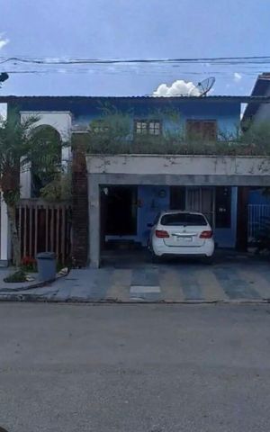 Casa de condomínio para alugar com 340m², 3 quartos e 4 vagas Casa de condomínio para alugar com 340m², 3 quartos e 4 vagasFachada