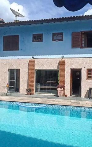 Casa de condomínio para alugar com 340m², 3 quartos e 4 vagas Casa de condomínio para alugar com 340m², 3 quartos e 4 vagasÁrea externa