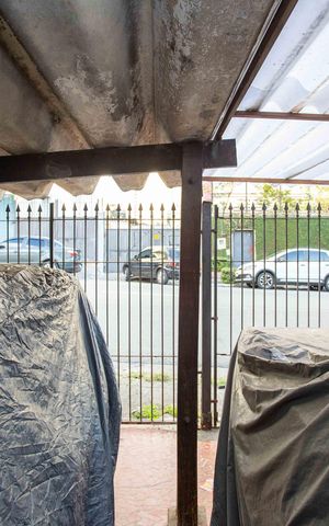 Casa à venda com 121m², 3 quartos e 2 vagasGaragem