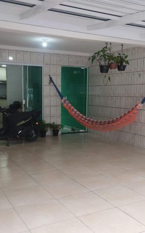 Casa à venda com 220m², 5 quartos e 2 vagas Casa à venda com 220m², 5 quartos e 2 vagasGaragem