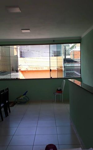 Casa à venda com 220m², 5 quartos e 2 vagas Casa à venda com 220m², 5 quartos e 2 vagasÁrea externa