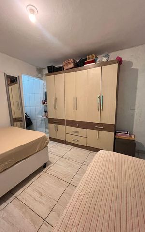Casa à venda com 220m², 5 quartos e 2 vagas Casa à venda com 220m², 5 quartos e 2 vagasCasa 2 - Quarto