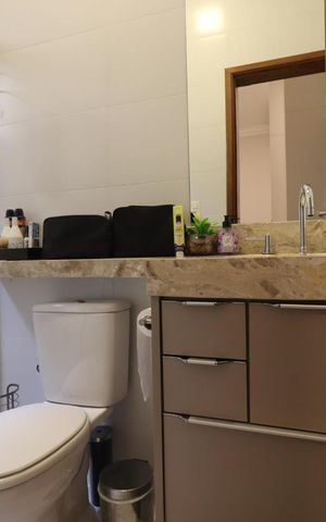 Casa de condomínio para alugar com 160m², 3 quartos e 4 vagasBanheiro da Suíte 2