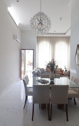 Casa de condomínio para alugar com 160m², 3 quartos e 4 vagasSala