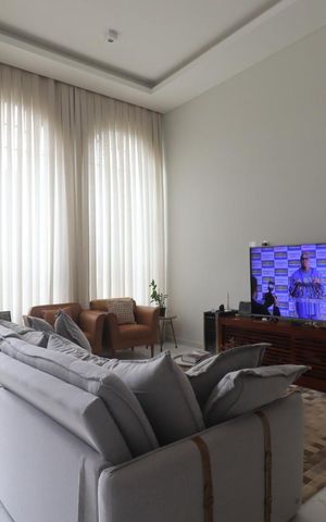 Casa de condomínio para alugar com 160m², 3 quartos e 4 vagasSala