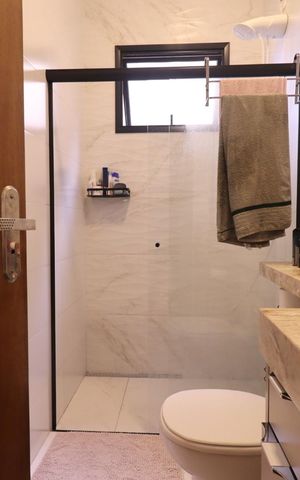 Casa de condomínio para alugar com 160m², 3 quartos e 4 vagasBanheiro da Suíte 3