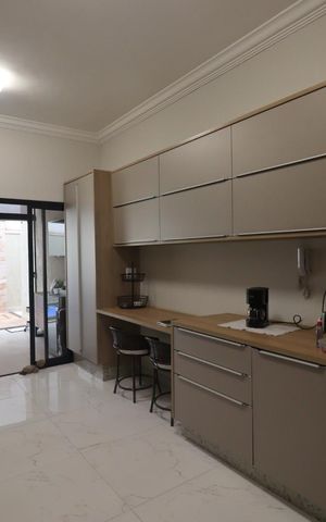 Casa de condomínio para alugar com 160m², 3 quartos e 4 vagasCozinha