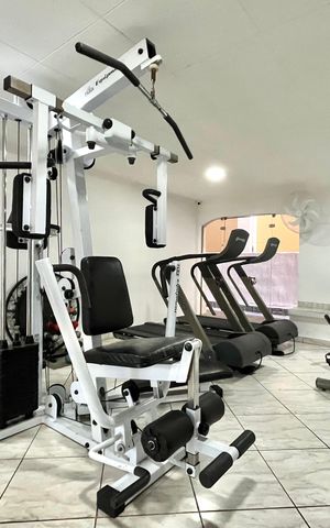 Apartamento à venda com 128m², 3 quartos e 1 vaga Apartamento à venda com 128m², 3 quartos e 1 vagaÁrea comum - Academia