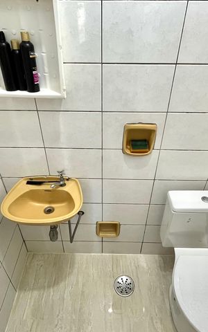 Apartamento à venda com 128m², 3 quartos e 1 vaga Apartamento à venda com 128m², 3 quartos e 1 vagaBanheiro de serviço