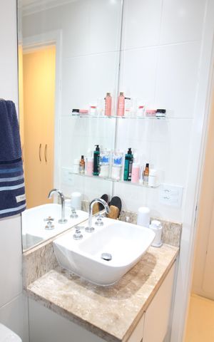 Apartamento à venda com 105m², 3 quartos e 2 vagasQuarto 2 - Banheiro