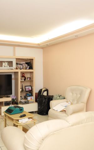Casa à venda com 148m², 2 quartos e 2 vagasSala