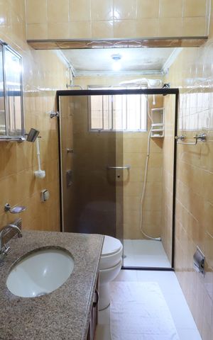Casa à venda com 170m², 3 quartos e 1 vagaBanheiro