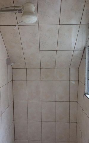 Casa à venda com 170m², 3 quartos e 1 vagaBanheiro 2
