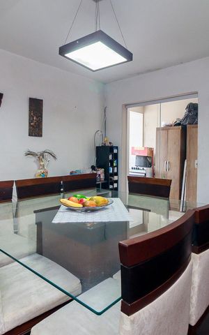 Casa para alugar com 216m², 3 quartos e 5 vagas Casa para alugar com 216m², 3 quartos e 5 vagasSala de Jantar