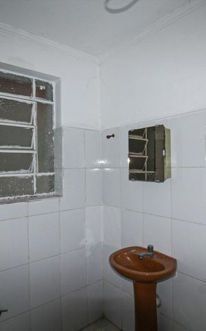 Casa à venda com 114m², 2 quartos e 1 vaga Casa à venda com 114m², 2 quartos e 1 vagaBanheiro