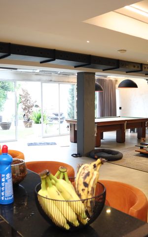 Casa de condomínio para alugar com 525m², 3 quartos e 6 vagasBAR + SALAO COM SINUCA