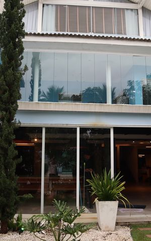 Casa de condomínio para alugar com 525m², 3 quartos e 6 vagasfachada