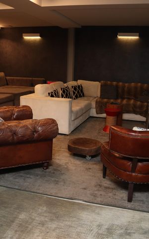 Casa de condomínio para alugar com 525m², 3 quartos e 6 vagascinema