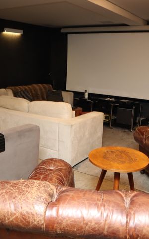 Casa de condomínio para alugar com 525m², 3 quartos e 6 vagascinema 