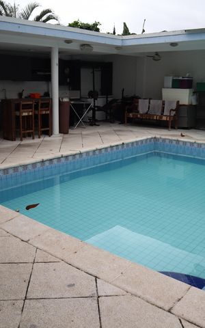 Casa de condomínio para alugar com 525m², 3 quartos e 6 vagaspiscina