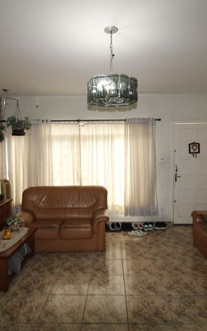 Casa à venda com 130m², 2 quartos e 1 vagaSala