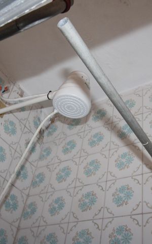 Casa à venda com 130m², 2 quartos e 1 vagaÁrea de Serviço - Banheiro