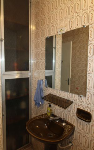 Casa à venda com 130m², 2 quartos e 1 vagaBanheiro 1