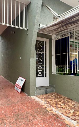 Casa para alugar com 300m², 3 quartos e 6 vagasGaragem