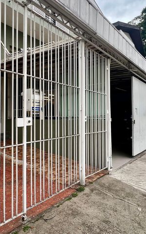 Casa para alugar com 300m², 3 quartos e 6 vagasPlaca