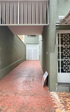Casa para alugar com 300m², 3 quartos e 6 vagasGaragem
