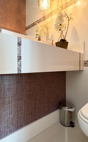 Apartamento à venda com 147m², 3 quartos e 2 vagas Apartamento à venda com 147m², 3 quartos e 2 vagasLavabo