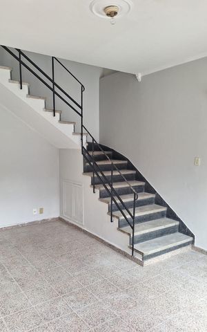 Casa para alugar com 100m², 2 quartos e 2 vagas Casa para alugar com 100m², 2 quartos e 2 vagasSala