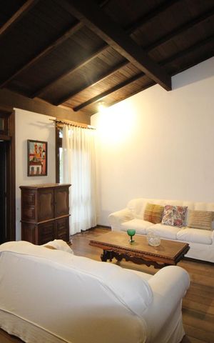 Casa à venda com 388m², 5 quartos e 3 vagasSala 1