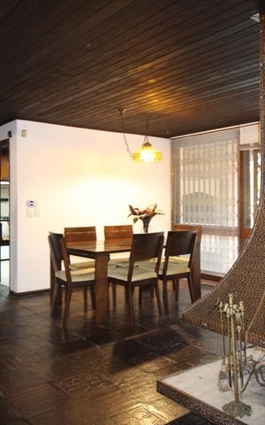 Casa à venda com 388m², 5 quartos e 3 vagasSala 2