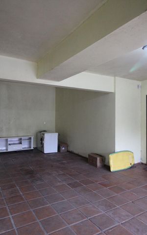 Casa à venda com 388m², 5 quartos e 3 vagasGaragem
